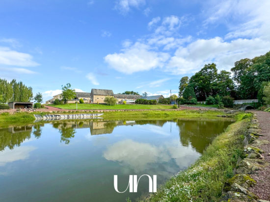 Maison / corps de ferme de 290 m2 sur de 2.8 hectares de terres - VILLY-BOCAGE